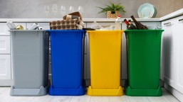 gdzie wyrzucić karton po mleku? papier, plastik czy zmieszane? segregacja śmieci 2026 nowe zasady warszawa