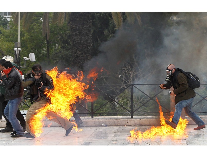 Kryzys 2011 - reakcje społeczne