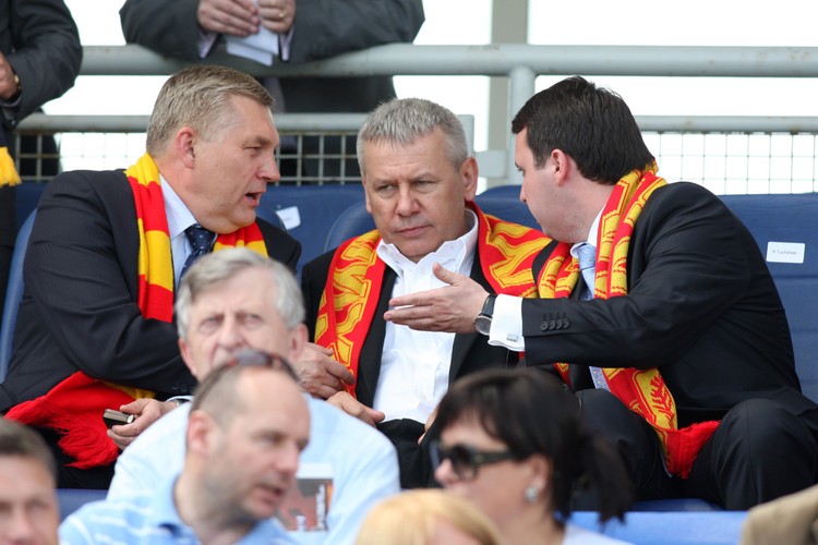 Tadeusz Truskolaski (w środku) poza funkcją prezydenta Białegostoku jest wykładowcą. Prowadzi zajęcia na Uniwersytecie w Białymstoku, w Wyższej Szkole Finansów i Zarządzania w Białymstoku, na Politechnice Białostockiej, Uniwersytecie Gdańskim. Poza tym pracuje w Stowarzyszeniu Wspierania Edukacji. Z tego tytułu prezydent otrzymuje dodatkowe 107 tys. złotych.