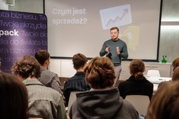 Edukacja Przyszłych Przedsiębiorców: "Jetpack" Inspiruje Młodzież do Działania