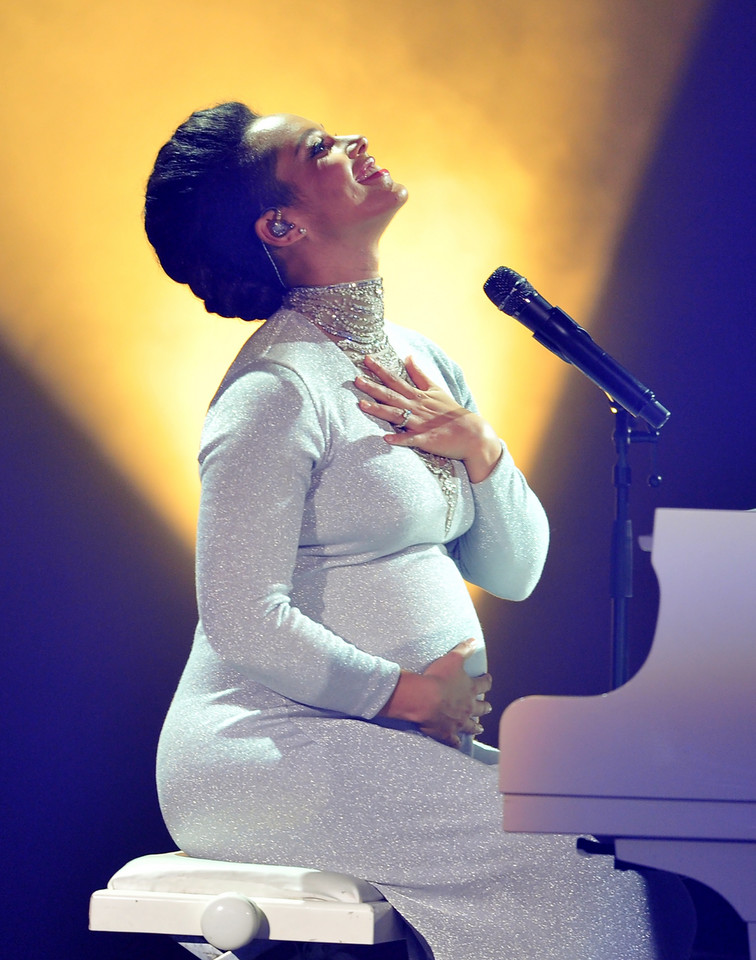 Alicia Keys w siódmym miesiącu ciąży na MTV EMA