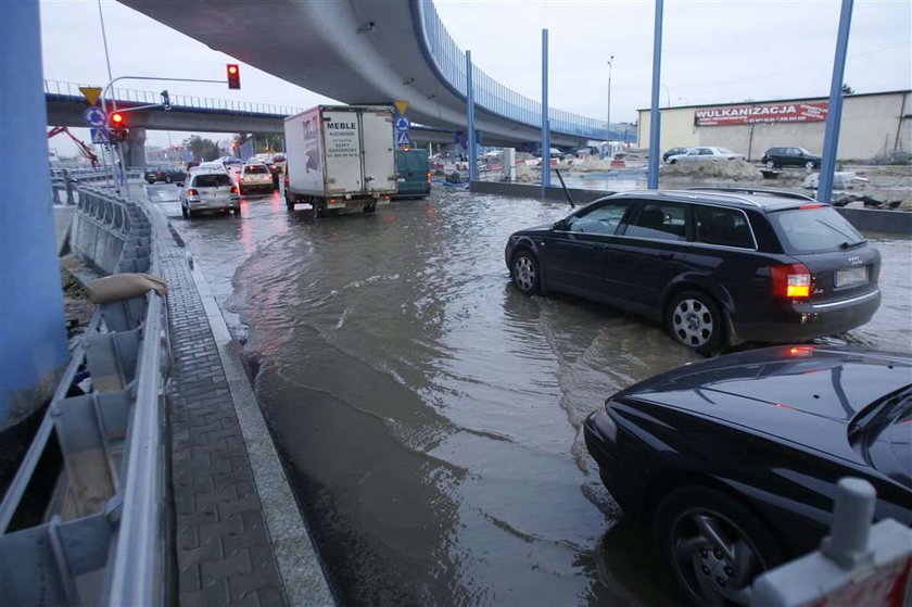 Gigantyczna awaria w Warszawie. 150 tys. ludzi bez wody