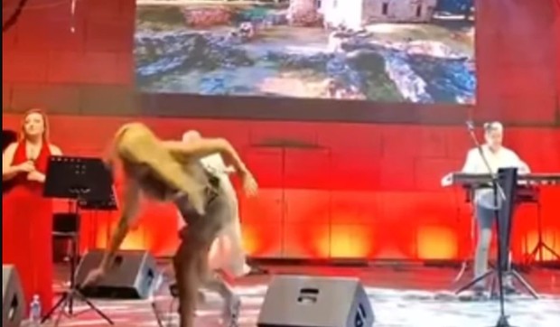 Ivana Jordan umalo da padne na bini
