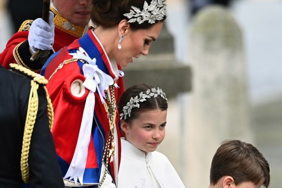 Koronacja Karola III: Olśniewająca księżna Kate w sukni swojego ulubionego domu mody [FOTO]