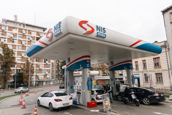 Oči uprete u Vašington, NIS danas čeka 3 važne licence iz SAD: Suša na Dunavu dodaje pritisak
