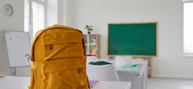 Zapaść w szkołach ratują nauczyciele seniorzy? Niepokojące dane MEN