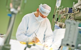 Rewolucja w neurochirurgii. Polski naukowiec stworzył protezę nerwu