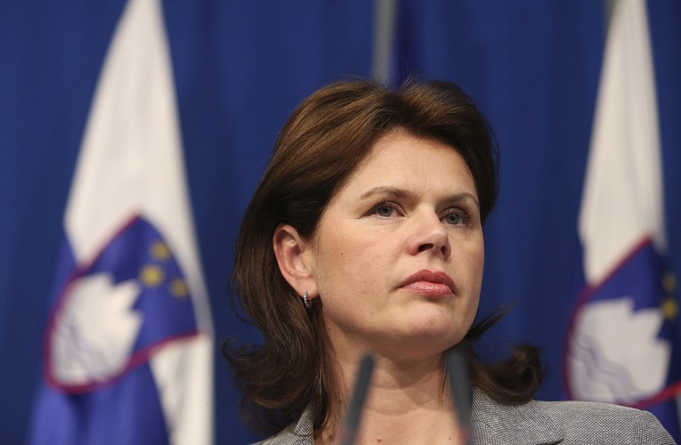 Premierem Słowenii jest od 27 lutego br. Alenka Bratusek. Jest pierwszą kobietą w historii Słowenii na tym stanowisku.

Na zdjęciu: Alenka Bratusek - premier Słowenii