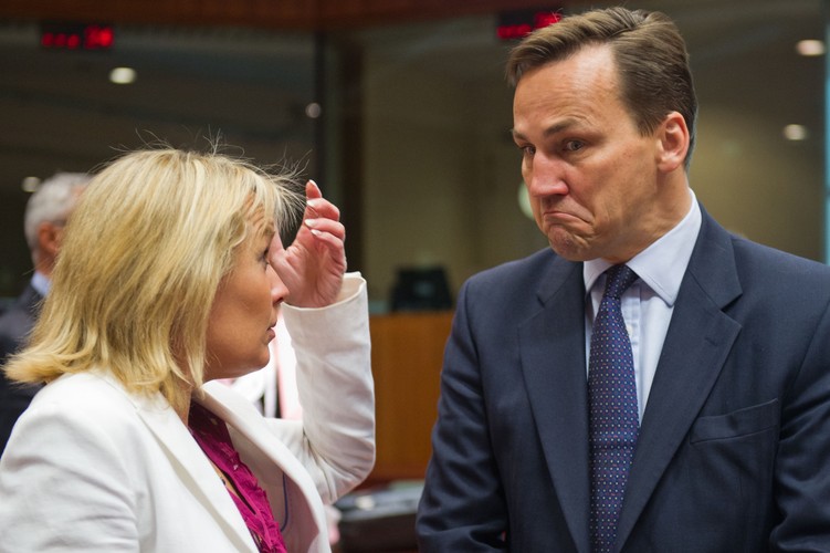 Radosław Sikorski i jego śmieszne miny