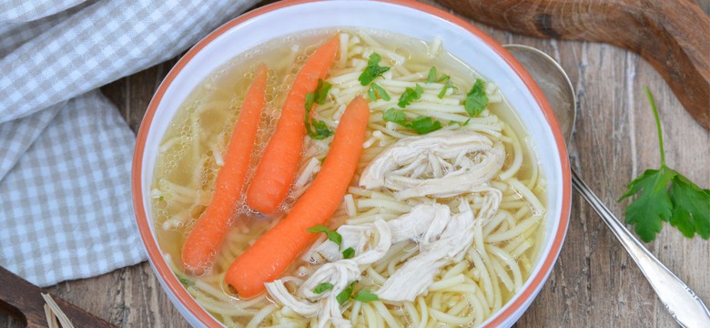 Czy można mrozić rosół, by nadal był zdrowy i smaczny? Odpowiedź jest jednoznaczna