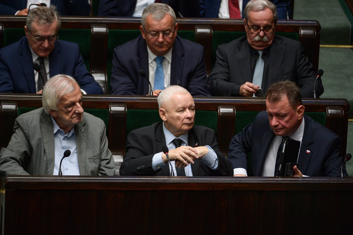  Kaczyński zapowiada czystkę w PiS: Niektóre gałęzie uschły i trzeba je odciąć