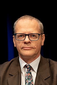 prof. Paweł Swianiewicz, Wydział Geografii i Studiów Regionalnych UW System samorządowy w Polsce jest cały czas silny, ale warto zauważać niepokojące tendencje, które w dłuższej perspektywie, małymi krokami, mogą zburzyć taki jego obraz