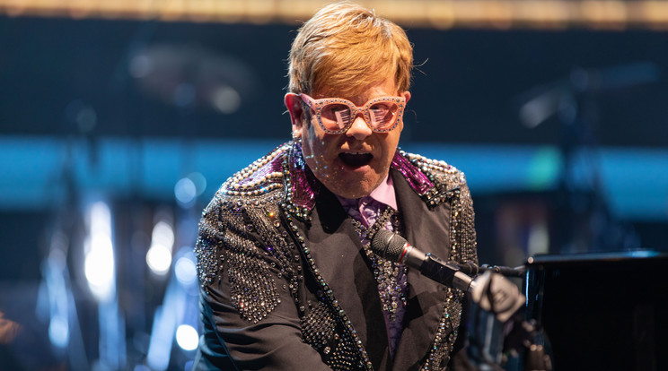 Szinte az utolsó pillanatban mondta le esküvőjét Elton John /Fotó: Northfoto