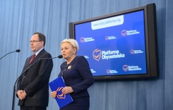 Propozycja PO dla frankowiczów to czysty PR? 'Licytacja w kampanii wyborczej'