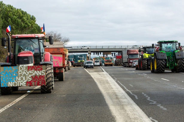 Protest rolników na autostradzie A64. Carbonne, Francja. 24.01.2024