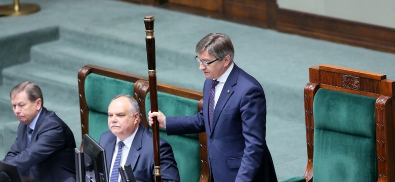 Sejm: Projekt zmian w ustawie o służbie zagranicznej skierowany do dalszych prac w komisjach