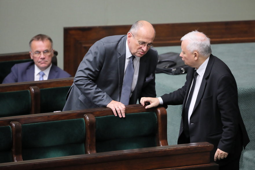 Jarosław Kaczyński (P) i Zbigniew Rau (C)