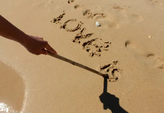 7 sposobów, jak NIE PODRYWAĆ dziewczyny na plaży