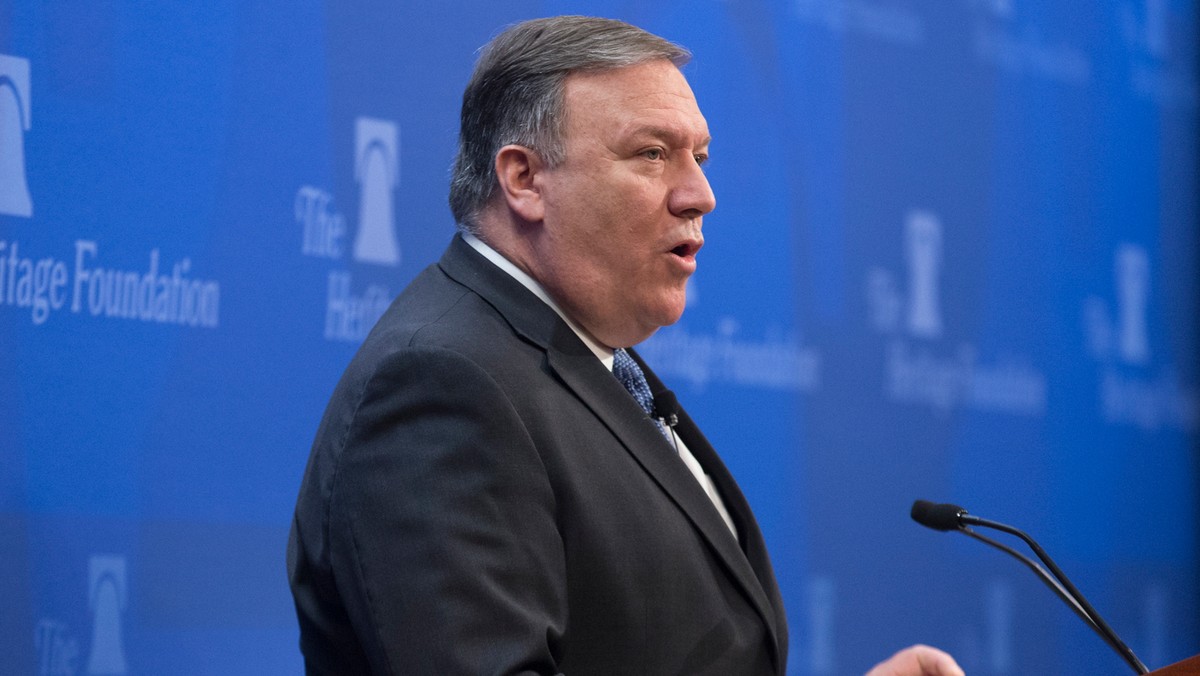 Sekretarz stanu USA Mike Pompeo zagroził Iranowi "najsilniejszymi sankcjami w historii", jeśli rząd tego kraju nie zmieni kursu. Wezwał do nowego porozumienia ws. irańskiego programu nuklearnego, w miejsce porozumienia z 2015 r., z którego USA się wycofały.