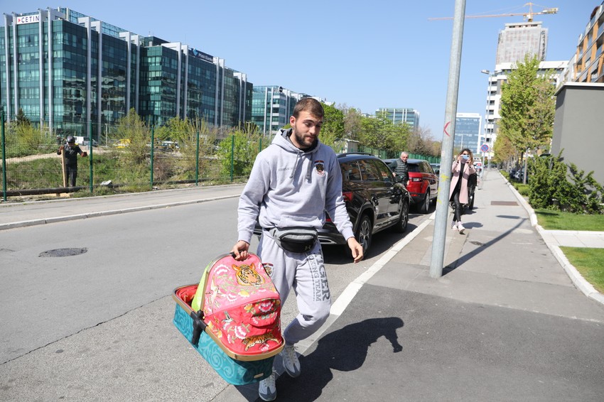 Veljko Ražnatović stigao u porodilište