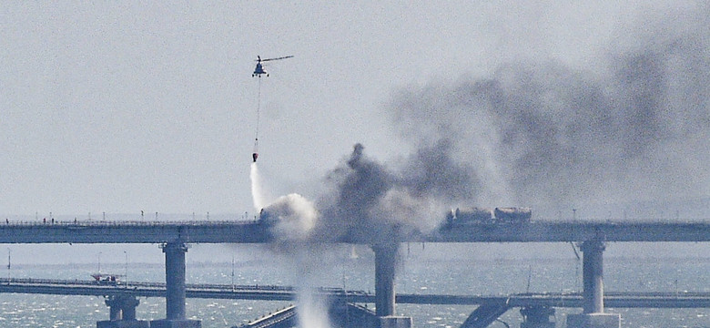 Eksplozja na moście Krymskim. Co jest prawdą, a co fałszem? Sprawdzamy