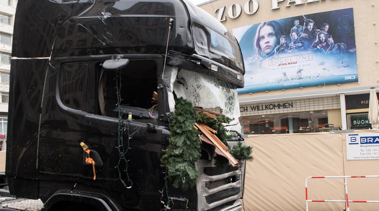 A kamion akár az egész teret átszelhette volna / Fotó: AFP