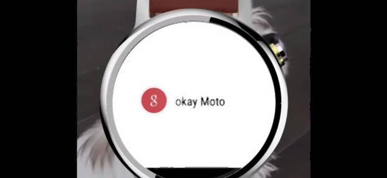 Motorola Moto 360 2. generacji pozuje na zdjęciu dla prasy
