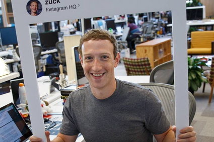 Mark Zuckerberg dmucha na zimne. Zakleił taśmą kamerę w laptopie
