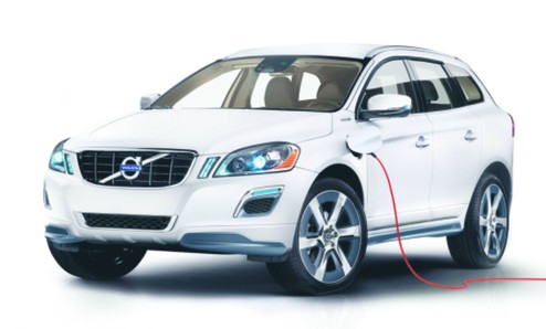 Volvo XC60 plug-in hybrid ma kosztować około 60 tys. euro i zużywać średnio 2,3 litra benzyny. Drugim zaskoczeniem jest moc elektryczno-benzynowego szweda: 350 KM