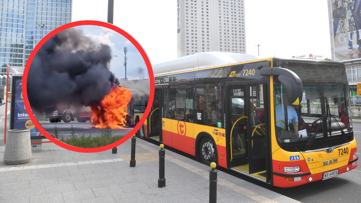 Autobus miejski w Warszawie stanął w ogniu. Unosiły się nad nim kłęby dymu 