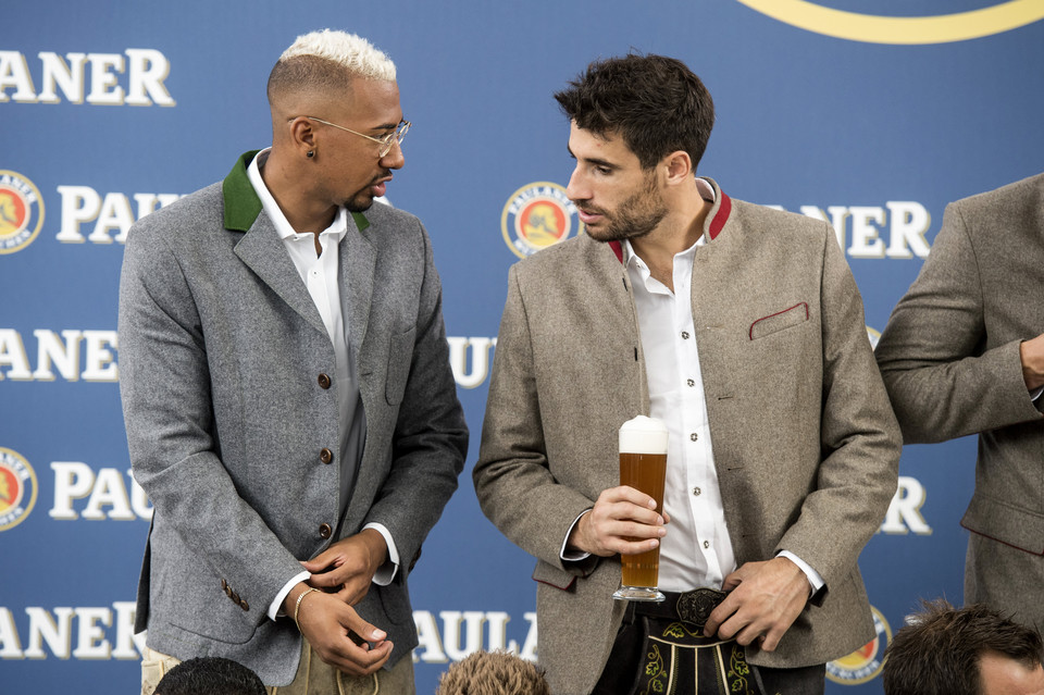 Jerome Boateng (L) i Javi Martinez