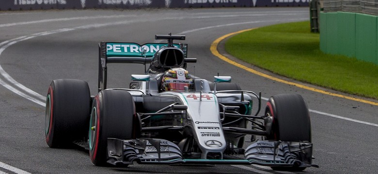 Hamilton wygrał kwalifikacje do Grand Prix Australii. To jego 50. pole position w karierze