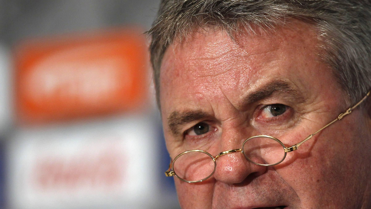 Guus Hiddink rzuca poważne oskarżenia pod adresem reprezentacji Niemiec. - Niemiecki paszport Mesuta Ozila jest sfałszowany - uważa Guus Hiddink.