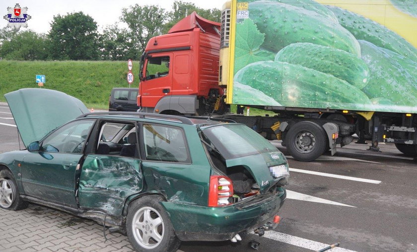 Pijany spowodował wypadek. Zginęła jedna osoba. Na aucie miał zaskakującą naklejkę