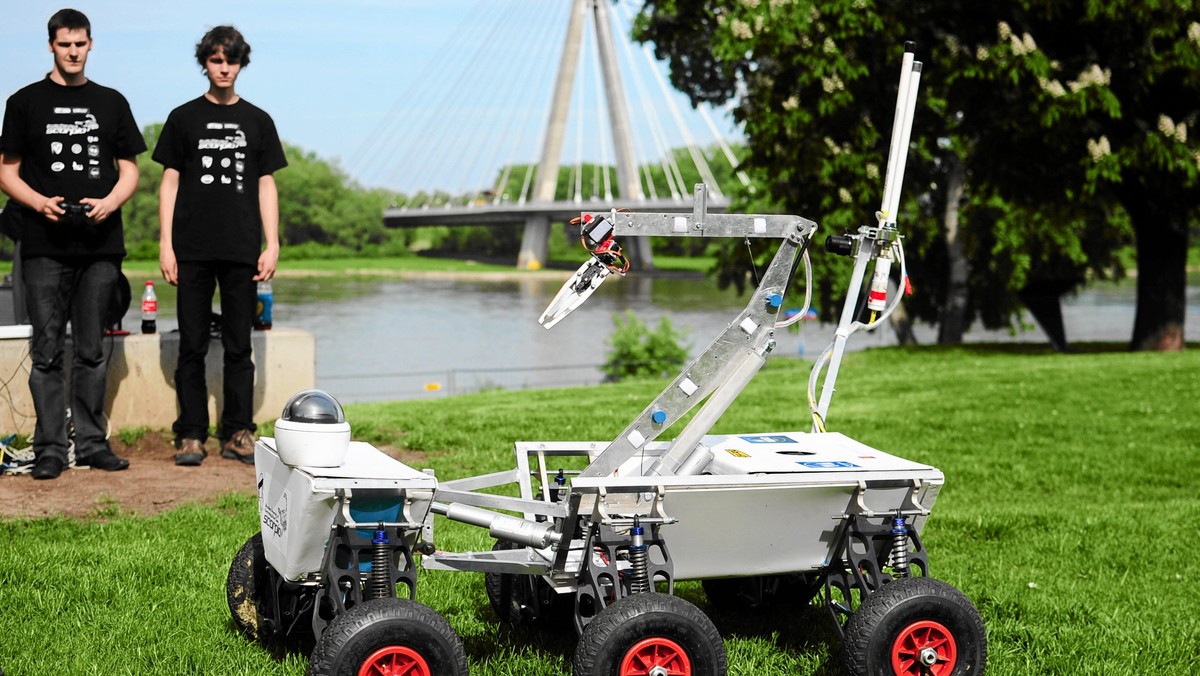 Studenci wrocławskich uczelni m.in. budują marsjański łazik, przystosowują auto do jazdy bez kierowcy i konstruują obliczeniowy klaster. Odnoszą wymierne sukcesy w realizowaniu swoich pomysłów i naukowych projektów.