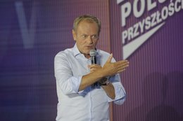 Tusk o demontażu OFE: fundusze zarabiały poważne pieniądze, to było niemoralne