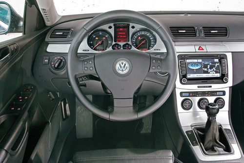 Nowa Toyota Avensis kontra VW Passat, Ford Mondeo i Mazda 6 - Porównanie szybkich i pojemnych ekspresowych kombi