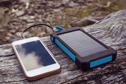 Solarny powerbank — idealne zabezpieczenie na wypadek blackoutu 