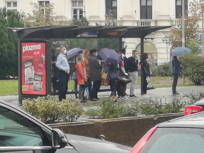 Oblačno, kišno, vetrovito i hladno vreme