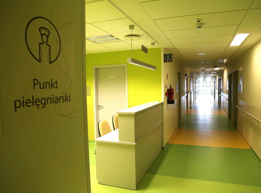 Pusty szpital przy Żwirki i Wigury