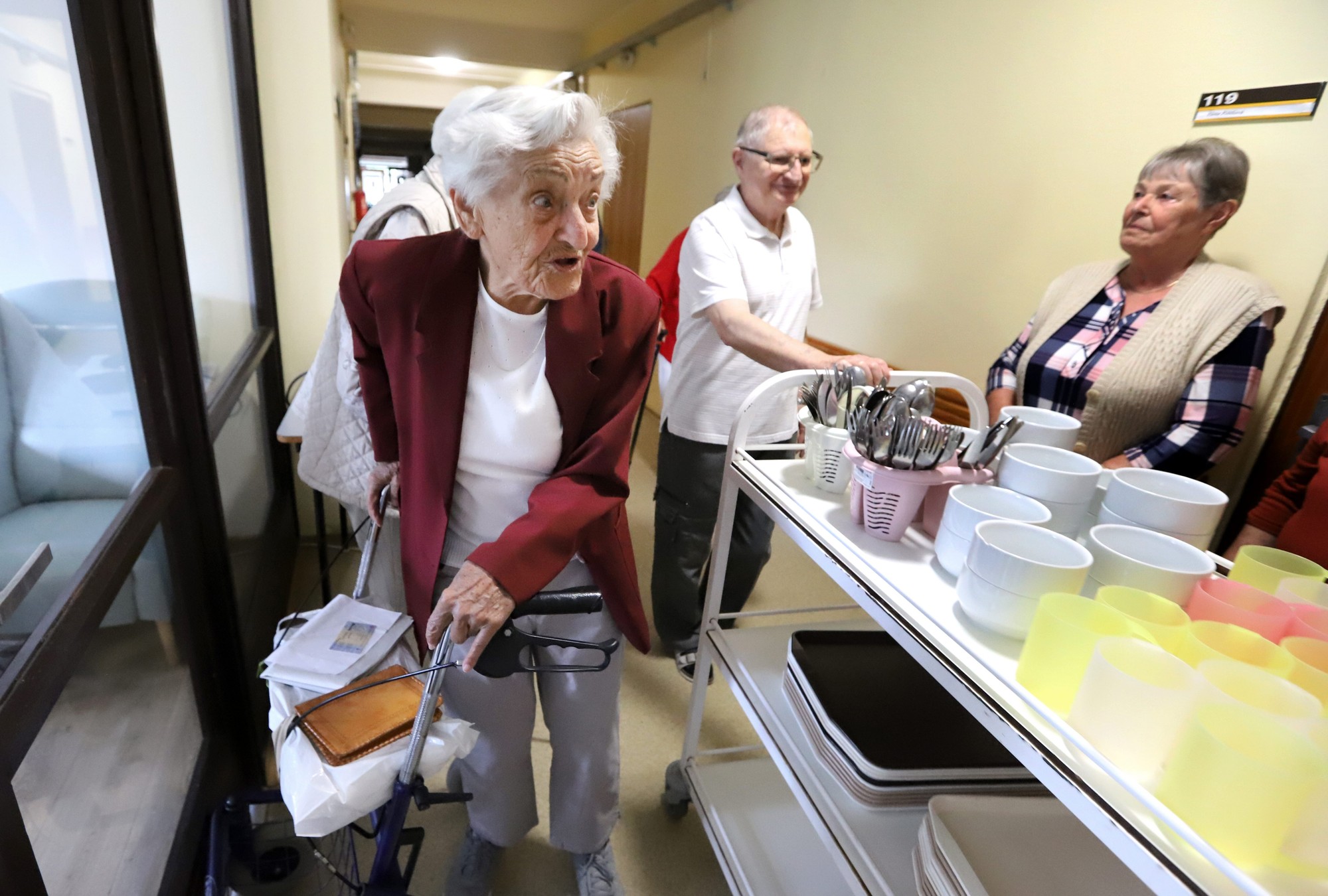 Mária Longauerová volila do prenosnej volebnej schránky v zariadení pre seniorov Jeseň v Banskej Bystrici.