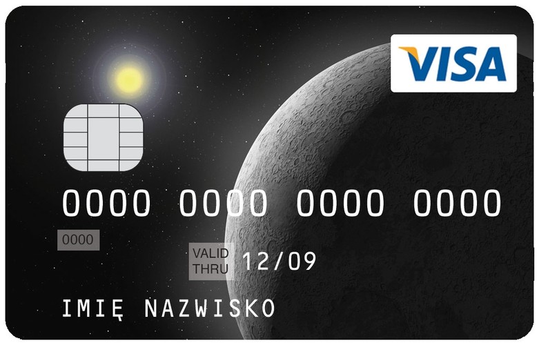 Ale niezwykłą kartę z oferty ING Banku Śląskiego może mieć każdy za skromne 15 zł. Tyle kosztuje wydanie karty z dowolnym nadrukiem wybranym przez użytkownika. Jeśli komuś znudzi się dotychczasowe zdjęcie, to w każdej chwili może je zmienić na nowe za 15 zł. Pozostałe koszty są takie same jak w przypadku innych kart debetowych czyli 0 zł opłaty miesięcznej w przypadku transakcji o wartości powyżej 200 zł lub 7 zł jeśli klient nie przekroczył tego progu.