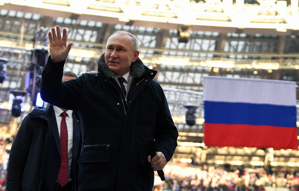 Władimir Putin na koncercie propagandowym w Moskwie