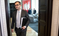 Pozwy za lockdown. Wiceminister: Wina pandemii, a nie naszych decyzji