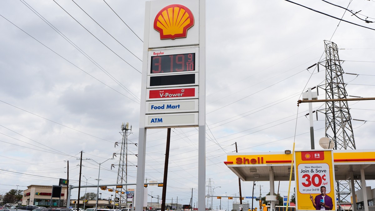 Cena goriva nezaustavljivo raste: Amerikanci menjaju navike zbog skupog benzina, ali to nije jedino što poskupljuje