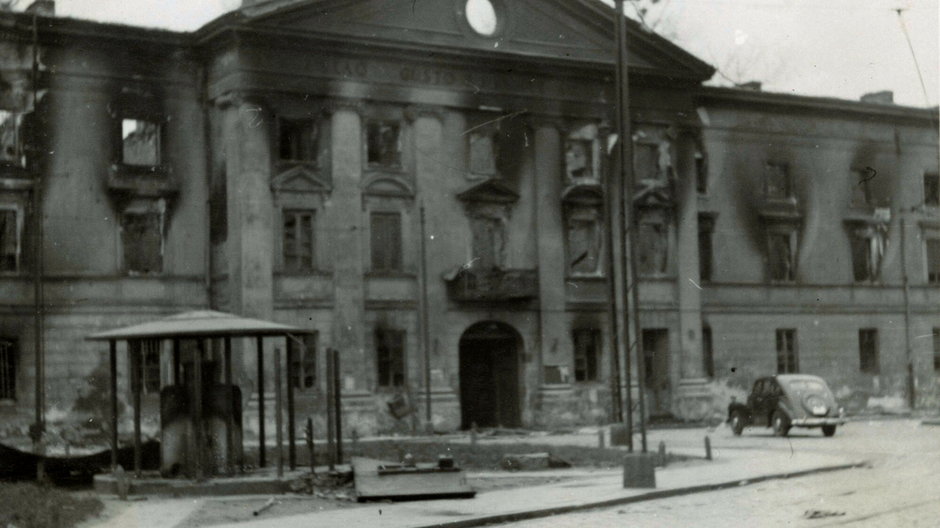 Powstanie w getcie warszawskim. Budynek dawnej Rady Żydowskiej
