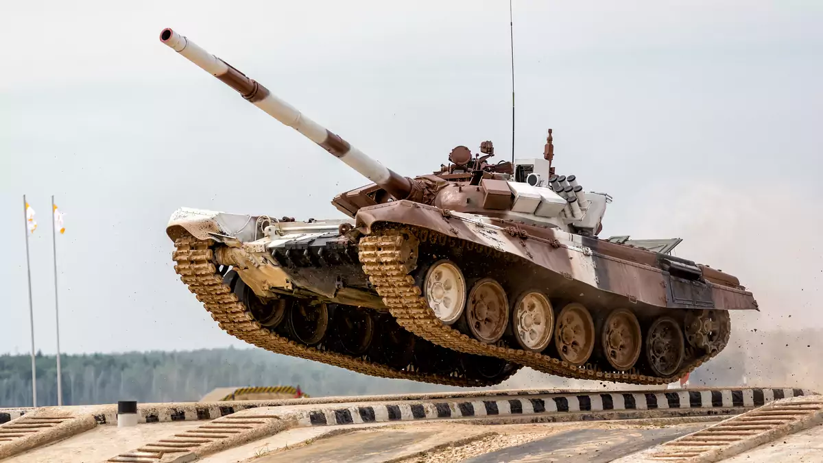 Czołg T-90 podczas ćwiczeń