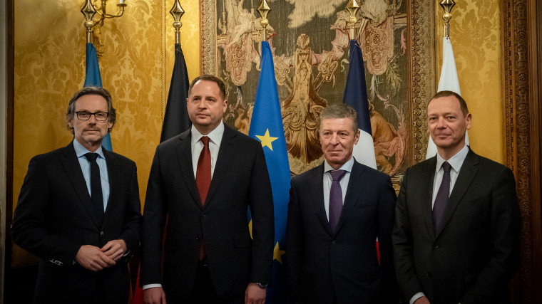 W Paryżu zakończyło się w środę wieczorem spotkanie w formacie normandzkim na temat uregulowania konfliktu na wschodzie Ukrainy z udziałem doradców politycznych prezydentów Francji, Ukrainy i Rosji oraz kanclerza Niemiec