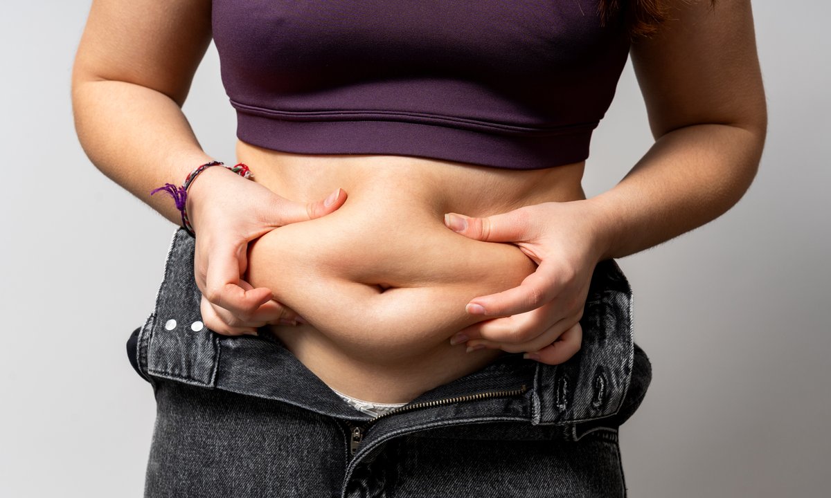 Centymetry z talii znikają. Fitness w kremie, który robi za ciebie brzuszki