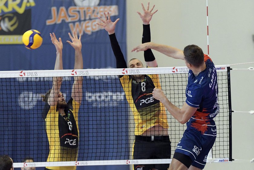 W Arłamowie w finałowym meczu o Superpuchar Zaksa pokonała Skrę Bełchatów 3:1.